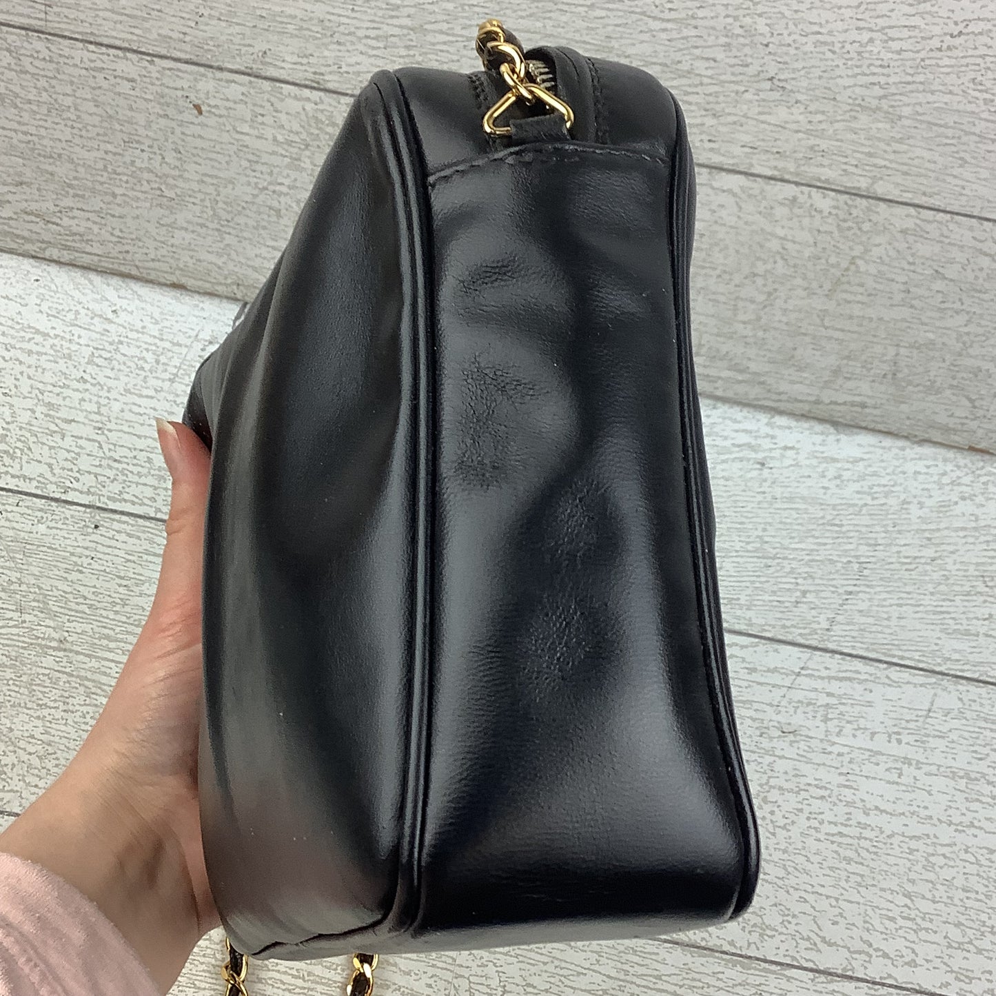 Crossbody Luxury Designer By Chanel, Size: Medium