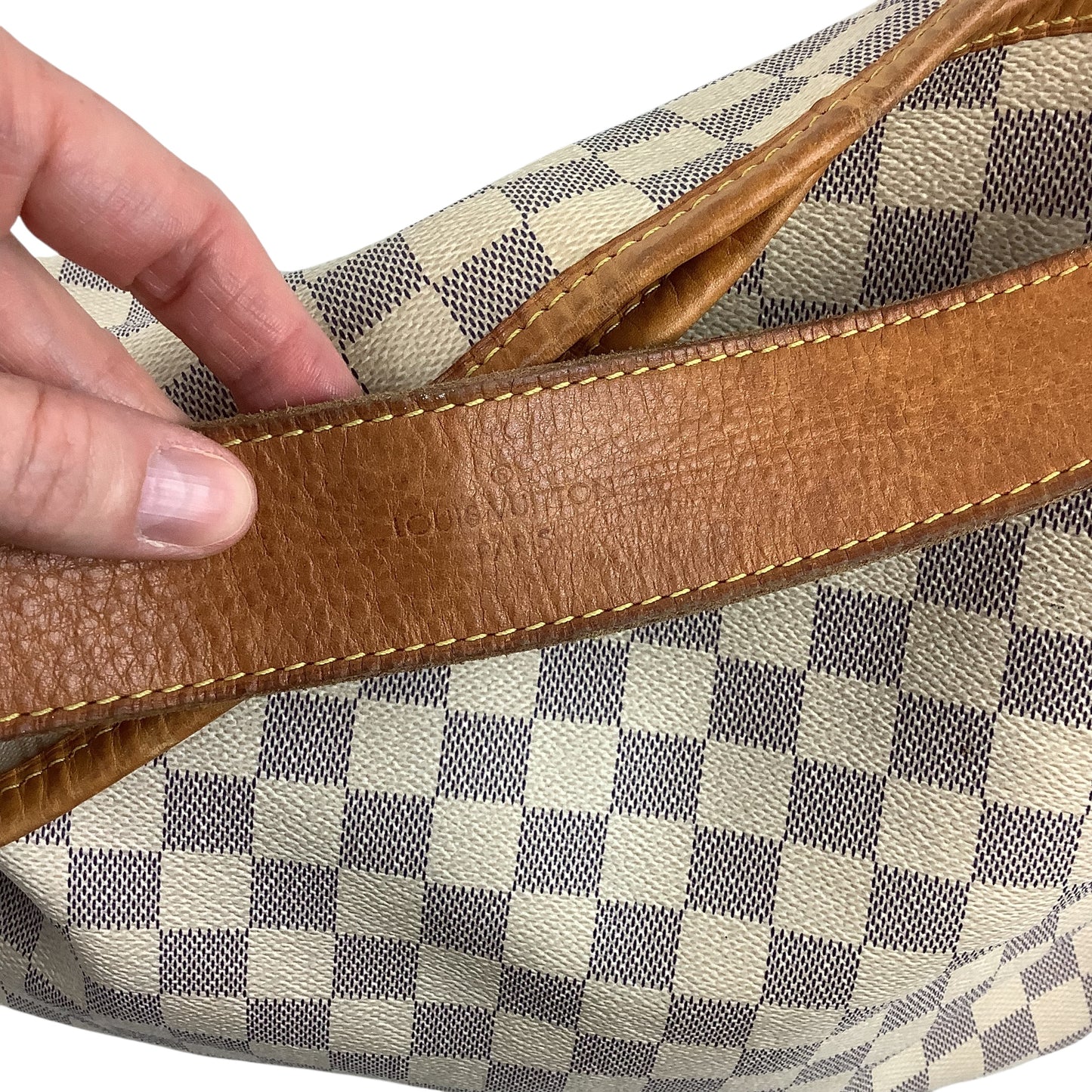Handbag Luxury Designer By Louis Vuitton, Size: Large