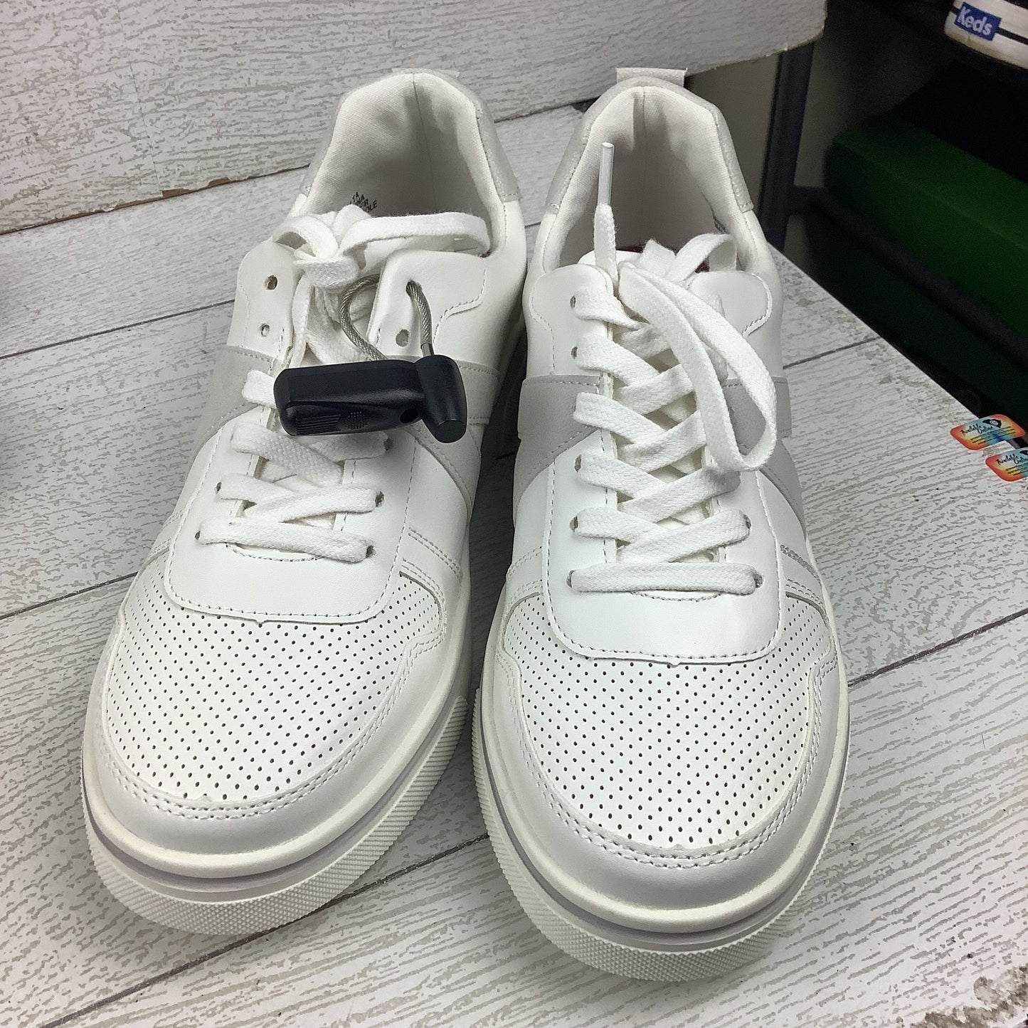 Shoes Sneakers By Mia In White, Size: 8