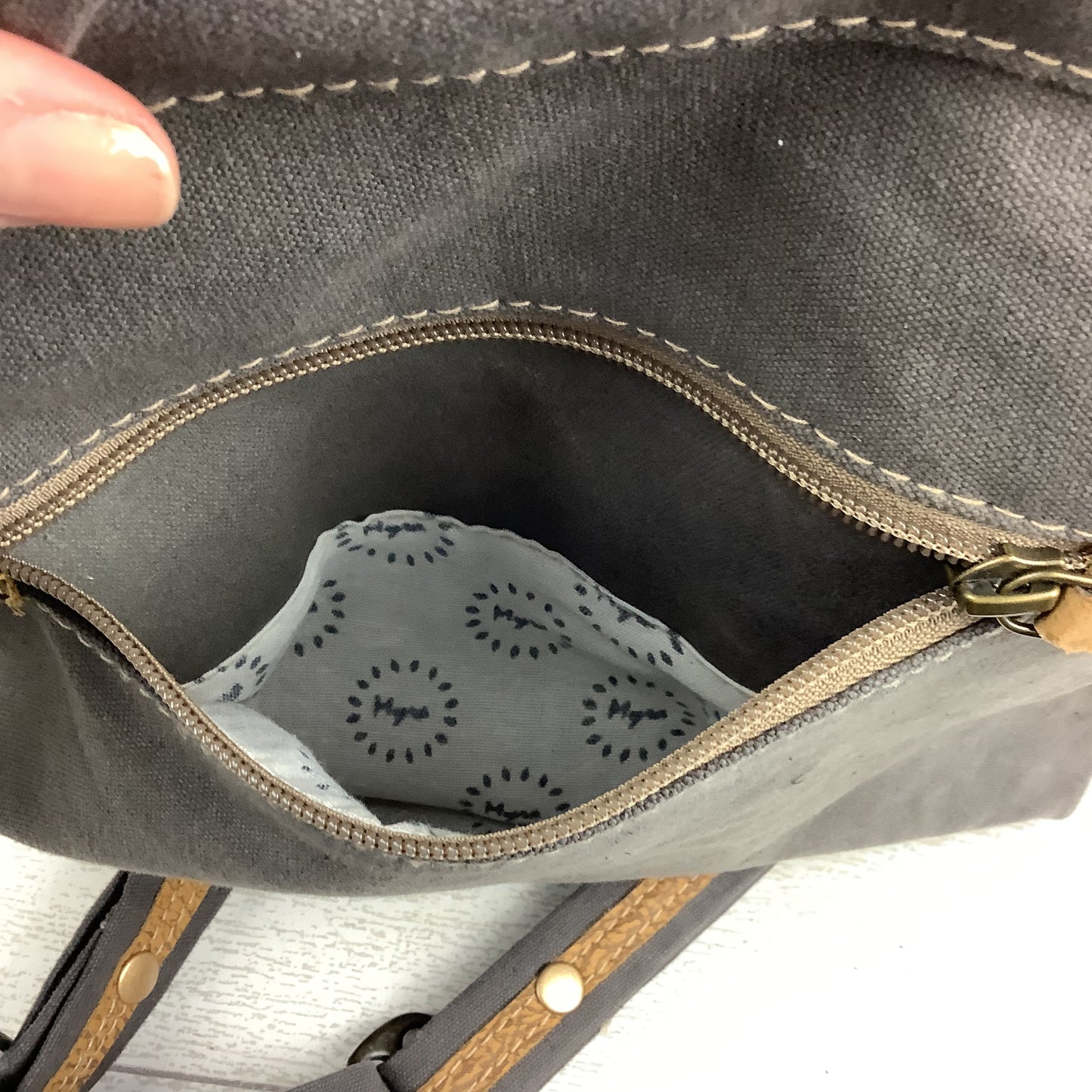 Backpack Leather By Myra, Size: Medium