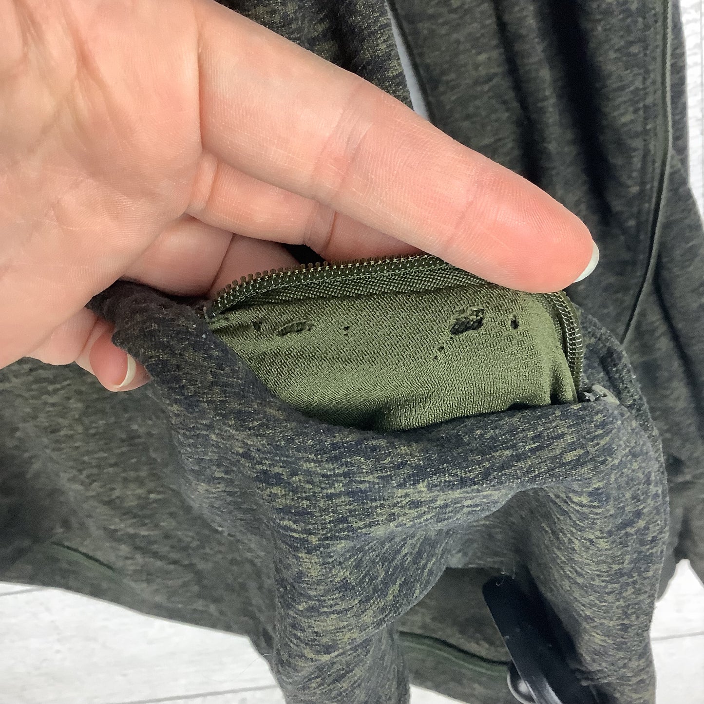 Athletic Top Long Sleeve Crewneck By Lululemon In Green, Size: 6