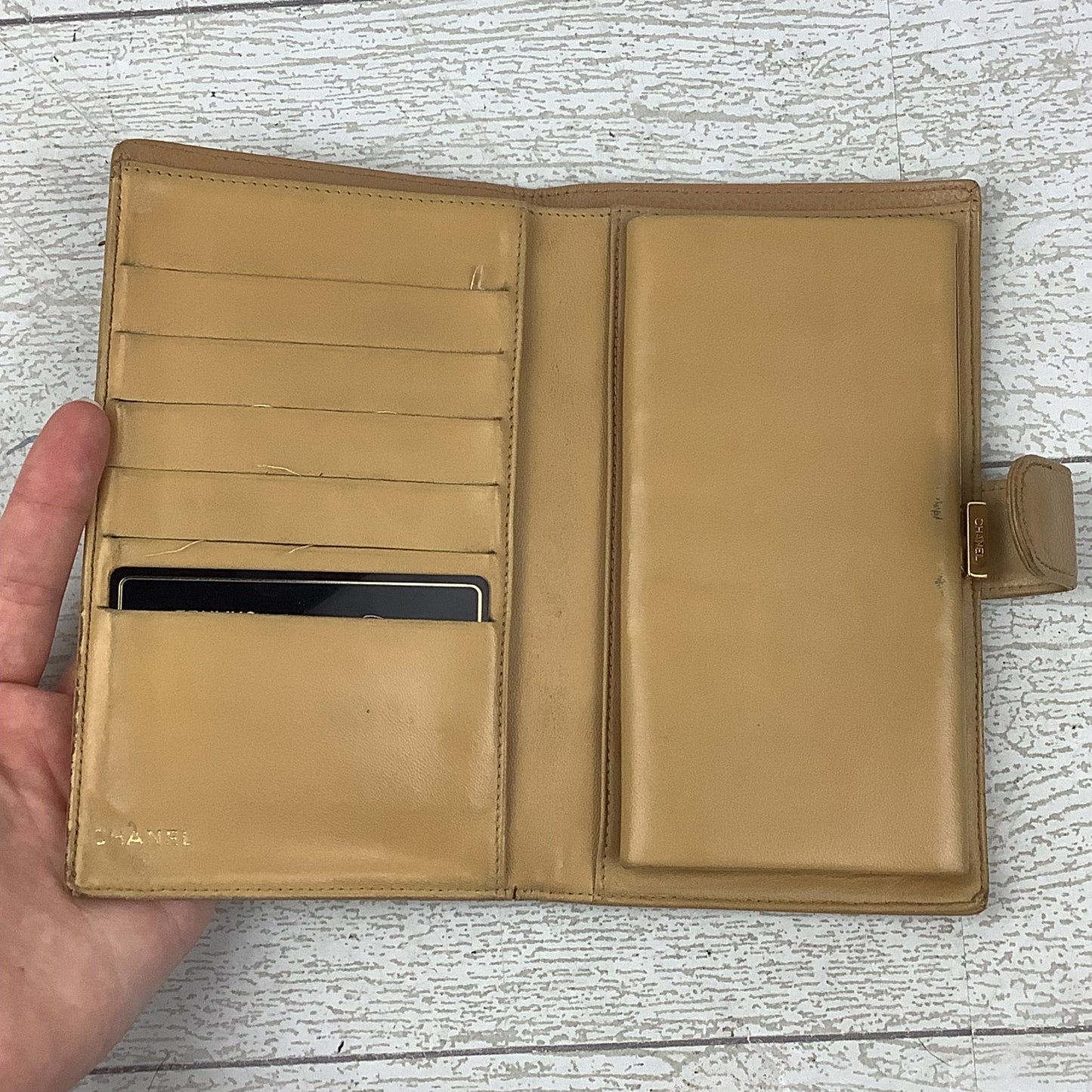 Wallet Luxury Designer By Chanel, Size: Medium