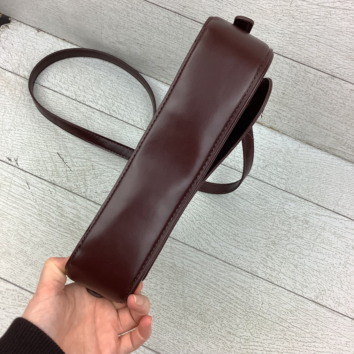 Crossbody By Clothes Mentor, Size: Medium