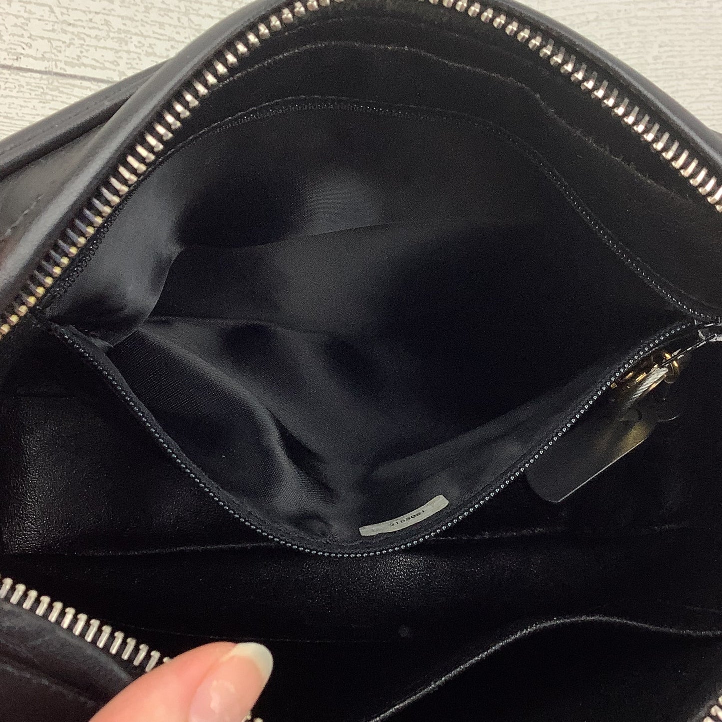 Crossbody Luxury Designer By Chanel, Size: Medium