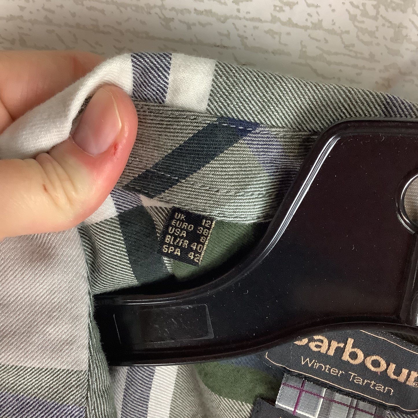 Top Long Sleeve By Barbour In Plaid Pattern, Size: M (8)